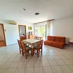 罗迪克公寓酒店 3* 扎马迪