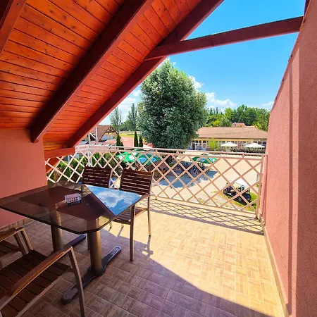 Aparthotel Ildiko Apartmanhaz Zamardi