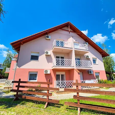 Ildiko Apartmanhaz Aparthotel 3*