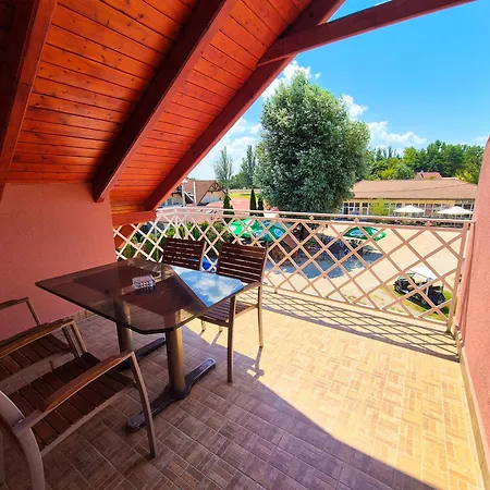 Aparthotel Ildiko Apartmanhaz Zamardi
