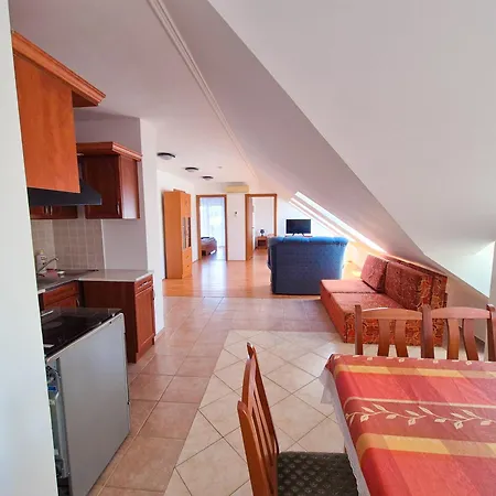 Ildiko Apartmanhaz Zamardi
