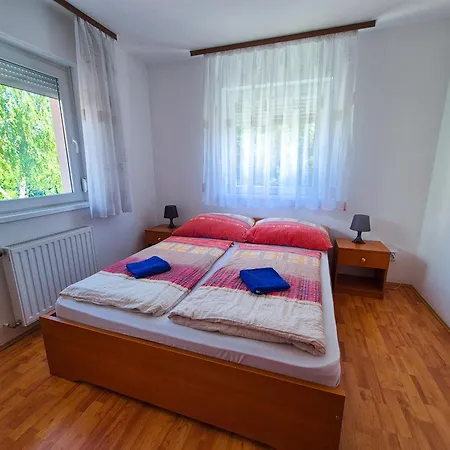 Ildiko Apartmanhaz 3* Zamardi