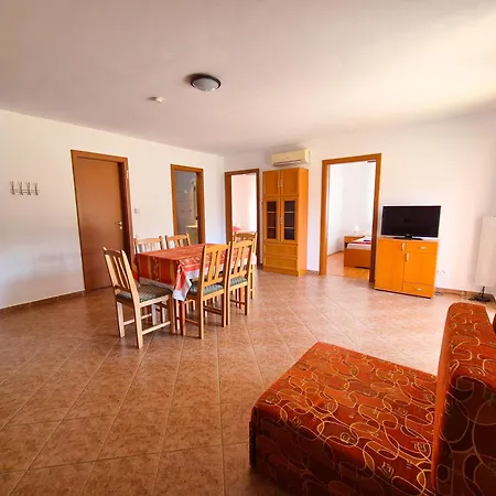 Aparthotel Ildiko Apartmanhaz Zamardi