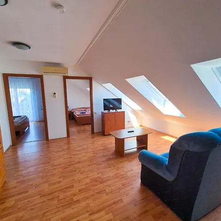 Ildiko Apartmanhaz 3*