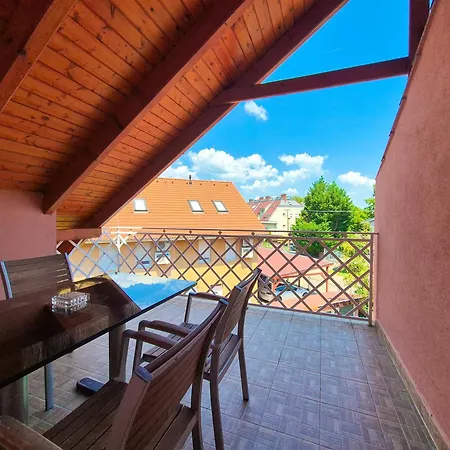 Ildiko Apartmanhaz 3* Zamardi