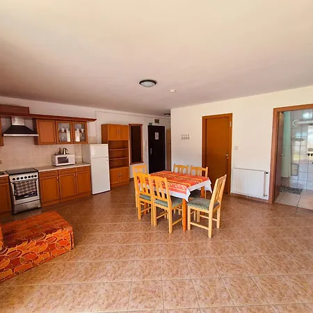 Aparthotel Ildiko Apartmanhaz Zamardi