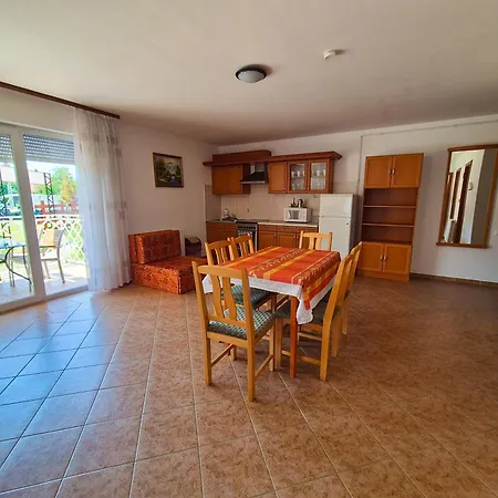 Ildiko Apartmanhaz Zamardi