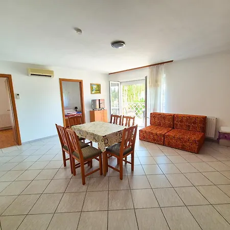 Ildiko Apartmanhaz 3* Zamardi