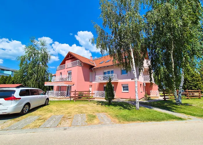 Ildiko Apartmanhaz 3* Замарди