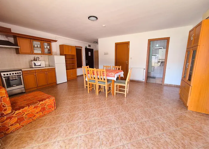 Ildiko Apartmanhaz Замарди