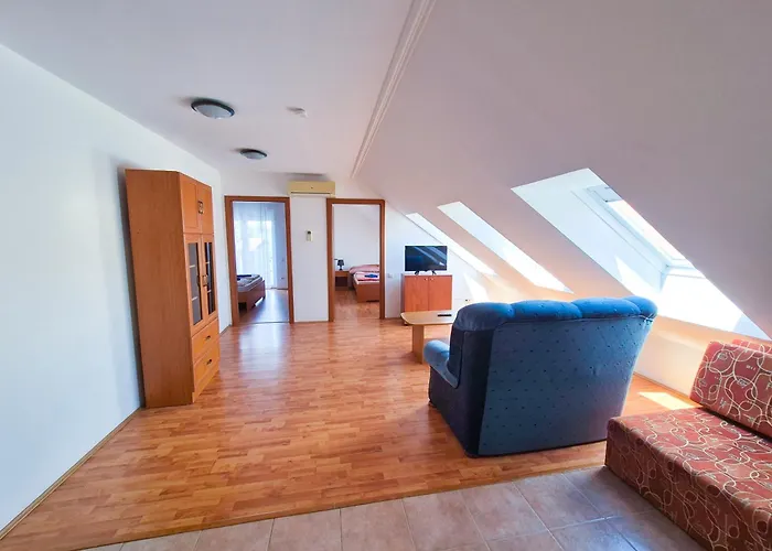 Ildiko Apartmanhaz מלון דירות