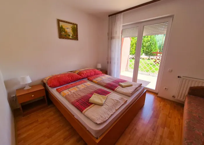 Ildiko Apartmanhaz Замарди