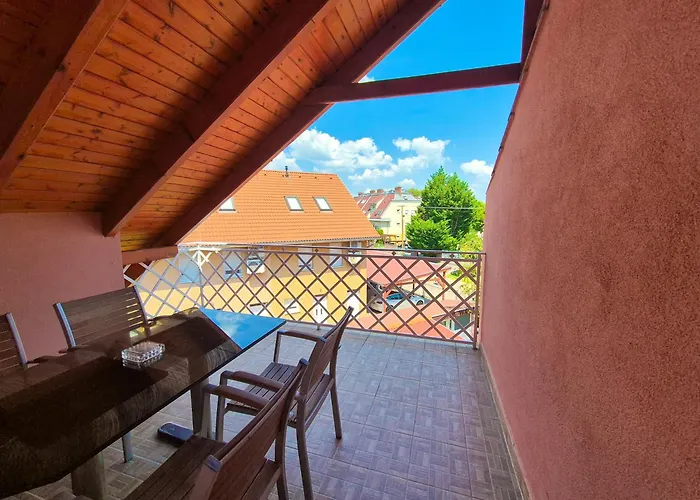 Ildiko Apartmanhaz 3* Замарди