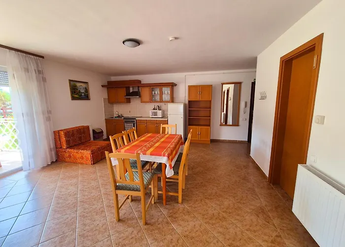 Ildiko Apartmanhaz Апарт-отель Замарди