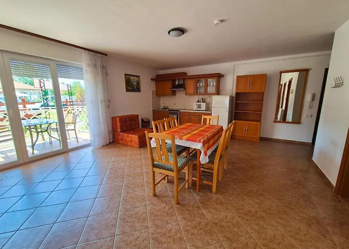 Ildiko Apartmanhaz Замарди