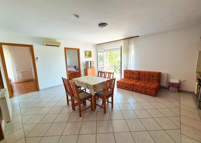 Ildiko Apartmanhaz 3* Замарди